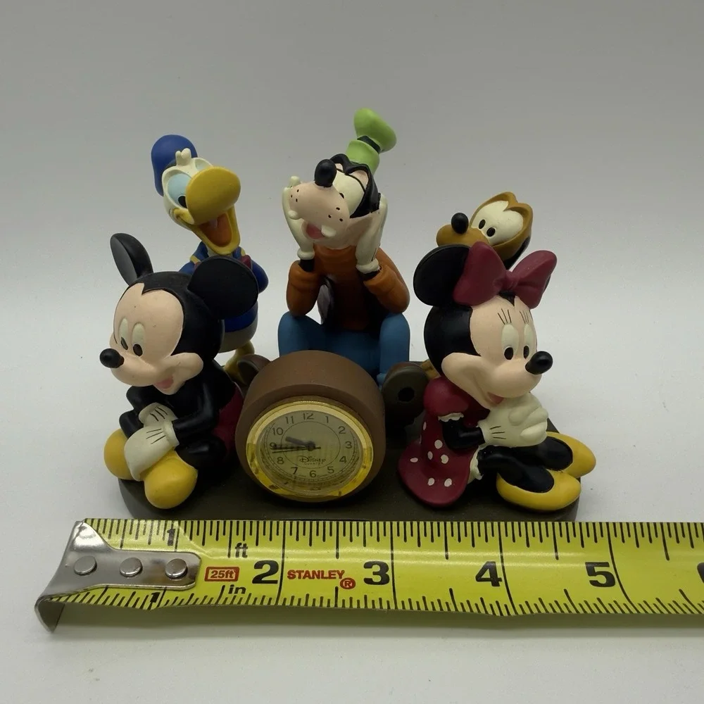 Walt Disney World Parks Clock Quartz Mickey Mouse & Gang LTD Edition Mantel 5x4‎